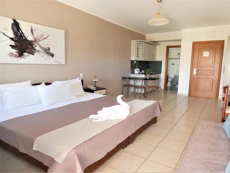 Lazaratos Hotel Kouvalata ภายนอก รูปภาพ