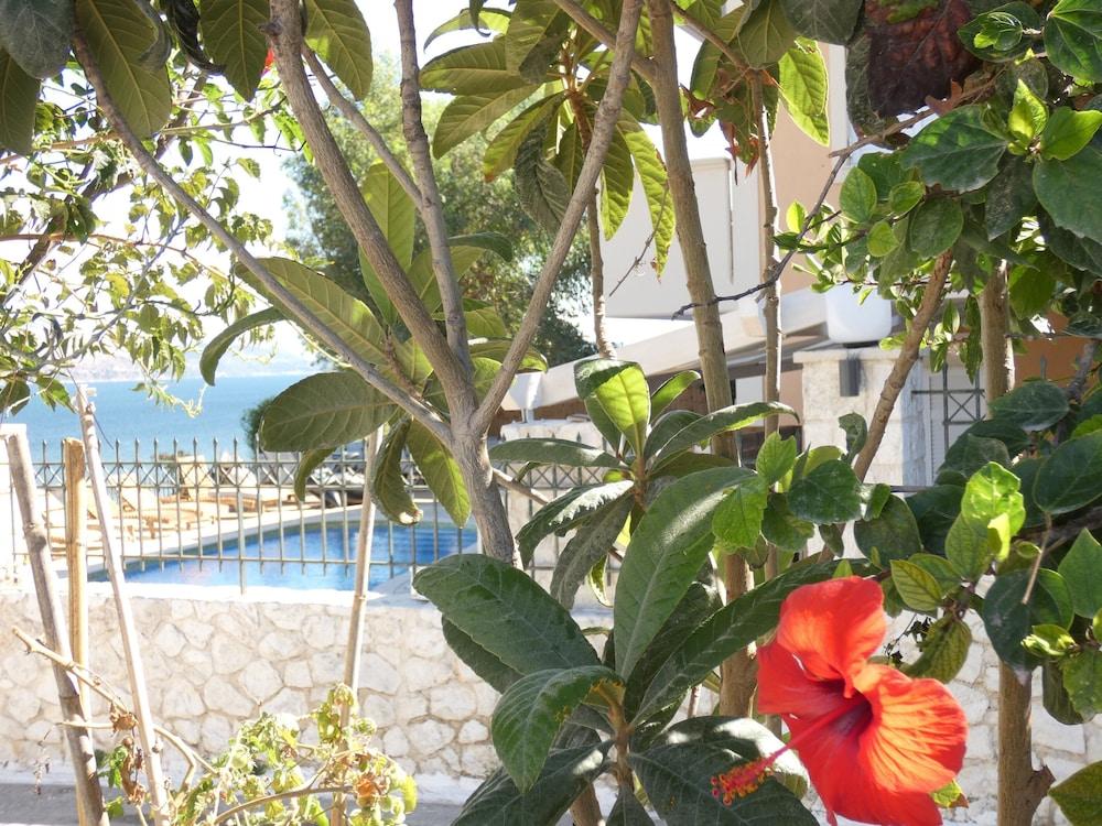 Lazaratos Hotel Kouvalata ภายนอก รูปภาพ