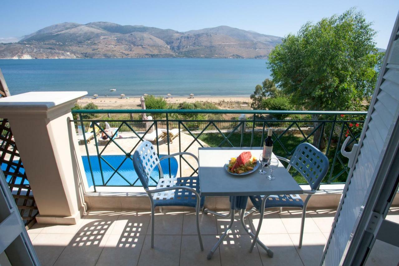 Lazaratos Hotel Kouvalata ภายนอก รูปภาพ
