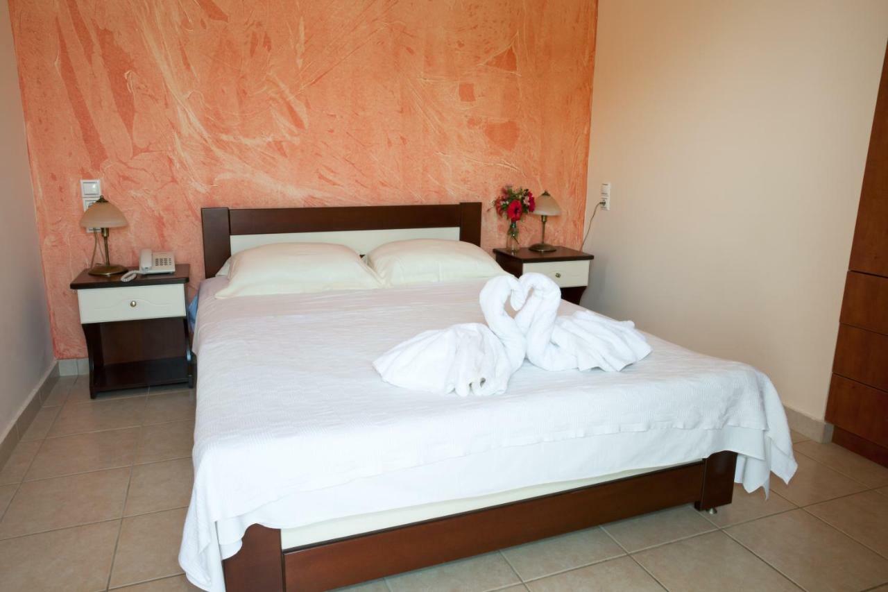 Lazaratos Hotel Kouvalata ภายนอก รูปภาพ